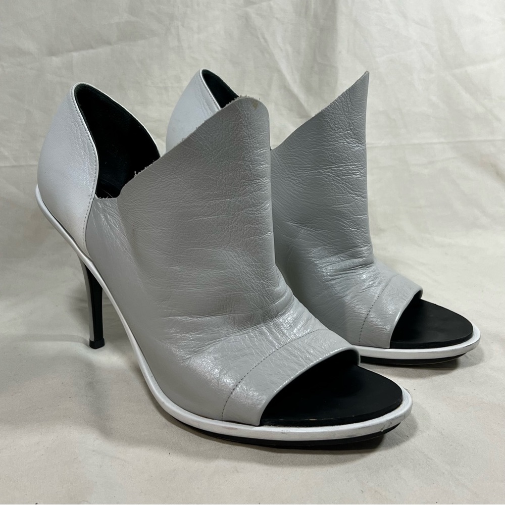 BALENCIAGA Paris Glove Leather Pump Booties Open Toe Two Tone Size 40 US 9 - Picture 2 of 13